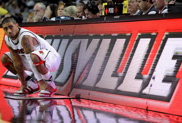 LOUISVILLE, KY - NOVEMBER 04:  Peyton Siva #3 of the Lousville Cardinals  is pictured during the game against the Bellarmine Knights at Freedom Hall on November 4, 2009 in Louisville, Kentucky.  (Photo by Andy Lyons/Getty Images)