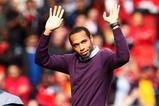 LONDON, ENGLAND - OCTOBER 04:  Former Arsenal player Thierry Henry acknowledges the fans applause prior to the Barclays Premier League match between Arsenal and Blackburn Rovers at Emirates Stadium on October 4, 2009 in London, England.  (Photo by Phil Cole/Getty Images)
