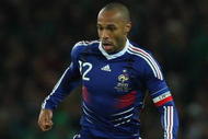 DUBLIN, IRELAND - NOVEMBER 14:  France forward  Thierry Henry races towards goal during the FIFA 2010 World Cup Qualifier play off first leg between Republic of Ireland and France at Croke Park   on November 14, 2009 in Dublin, Ireland.  (Photo by Stu Forster/Getty Images)