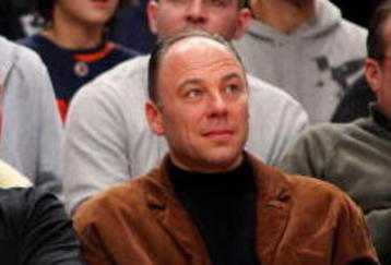 NEW YORK - MARCH 13:  (L-R) Mitch Richmond, Chris Mullin and Barry Rohrssen look on as the West Virginia Mountaineers take on the Syracuse Orange during the semifinal round of the Big East Tournament at Madison Square Garden on March 13, 2009 in New York City.  (Photo by Jim McIsaac/Getty Images)
