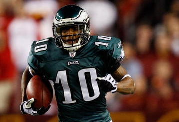 LANDOVER, MD - OCTOBER 26:  DeSean Jackson #10 of the Philadelphia Eagles runs with the ball for a 67 yard touchdown in the first quarter of the game against the Washington Redskins at FedEx Field October 26, 2009 in Landover, Maryland. The Eagles won the game 27-17.  (Photo by Win McNamee/Getty Images)