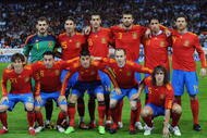 MADRID, SPAIN - NOVEMBER 14:  The Spanish team  line-up before the International friendly match between Argentina and Spain at the Vicente Calderon stadium on November 14, 2009 in Madrid, Spain.  (Photo by Denis Doyle/Getty Images)