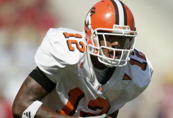 COLUMBUS, OH - SEPTEMBER 20:  Wide receiver Steve Sanders #12 of the Bowling Green State University Falcons carries the ball against the Ohio State University Buckeyes at Ohio Stadium on September 20, 2003 in Columbus, Ohio. Ohio State defeated Bowling Green 24-17.  (Photo by Tom Pidgeon/Getty Images)