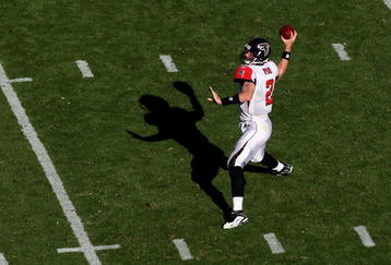 CHARLOTTE, NC - NOVEMBER 15:  Matt Ryan #2 of the Atlanta Falcons drops back to throw a pass against the Carolina Panthers during their game at Bank of America Stadium on November 15, 2009 in Charlotte, North Carolina.  (Photo by Streeter Lecka/Getty Images)