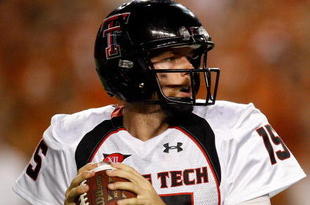 AUSTIN, TX - SEPTEMBER 19:  Quarterback Taylor Potts #15 of the Texas Tech Red Raiders drops back to pass against the Texas Longhorns at Darrell K Royal-Texas Memorial Stadium on September 19, 2009 in Austin, Texas.  (Photo by Ronald Martinez/Getty Images)