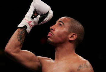 PORTLAND, OR - NOVEMBER 19:  Andre Ward is introduced against Darnell Boone before their middleweight fight on November 19, 2005 at the Rose Garden in Portland, Oregon. Ward defeated Boone in a six round decision.  (Photo by Jed Jacobsohn/Getty Images)