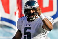 SAN DIEGO - NOVEMBER 15:  Donovan McNabb quarterback of the Philadelphia Eagles reacts after a busted play against the San Diego Chargers during the NFL football game at Qualcomm Stadium on November 15, 2009 in San Diego, California.  (Photo by Kevork Djansezian/Getty Images)