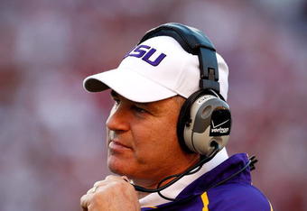 TUSCALOOSA, AL - NOVEMBER 07:  Head coach Les Miles of the Louisiana State University Tigers against the Alabama Crimson Tide at Bryant-Denny Stadium on November 7, 2009 in Tuscaloosa, Alabama.  (Photo by Kevin C. Cox/Getty Images)