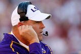 TUSCALOOSA, AL - NOVEMBER 07:  Head coach Les Miles of the Louisiana State University Tigers against the Alabama Crimson Tide at Bryant-Denny Stadium on November 7, 2009 in Tuscaloosa, Alabama.  (Photo by Kevin C. Cox/Getty Images)
