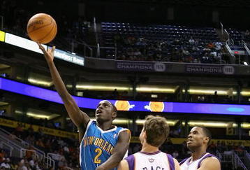 PHOENIX - NOVEMBER 11:  Darren Collison #2 of the New Orleans Hornets lays up a shot during the NBA game against the Phoenix Suns at US Airways Center on November 11, 2009 in Phoenix, Arizona. The Suns defeated the Hornets 124-104.  NOTE TO USER: User expressly acknowledges and agrees that, by downloading and or using this photograph, User is consenting to the terms and conditions of the Getty Images License Agreement.  (Photo by Christian Petersen/Getty Images)