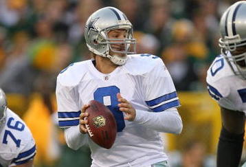 GREEN BAY, WI - NOVEMBER 15: Tony Romo #8 of the Dallas Cowboysdrops back to pass against the Green Bay Packers at Lambeau Field on November 15, 2009 in Green Bay, Wisconsin. The Packers defeated the Cowboys 17-7. (Photo by Jonathan Daniel/Getty Images)