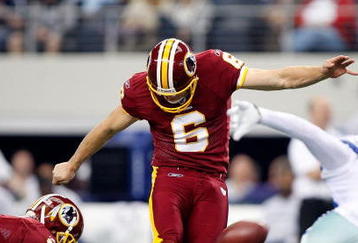 ARLINGTON, TX - NOVEMBER 22:  Kicker Shaun Suisham #6 of the Washington Redskins scores on a field goal against the Dallas Cowboys at Dallas Cowboys Stadium on November 22, 2009 in Arlington, Texas.  (Photo by Ronald Martinez/Getty Images)