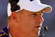 TUSCALOOSA, AL - NOVEMBER 07: Head coach Les Miles of the Louisiana State University Tigers against the Alabama Crimson Tide at Bryant-Denny Stadium on November 7, 2009 in Tuscaloosa, Alabama. (Photo by Kevin C. Cox/Getty Images)