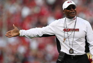 SAN FRANCISCO - NOVEMBER 08:  Head coach Mike Singletary of the San Francisco 49ers looks on against the Tennessee Titans during an NFL game on November 8, 2009 at Candlestick Park in San Francisco, California.  (Photo by Jed Jacobsohn/Getty Images)