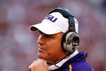 TUSCALOOSA, AL - NOVEMBER 07:  Head coach Les Miles of the Louisiana State University Tigers against the Alabama Crimson Tide at Bryant-Denny Stadium on November 7, 2009 in Tuscaloosa, Alabama.  (Photo by Kevin C. Cox/Getty Images)