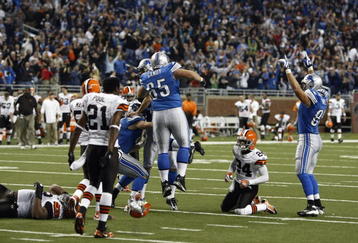 DETROIT, MI - NOVEMBER 22: The Detroit Lions celebrate after the final play against the Cleveland Browns at Ford Field on November 22, 2009 in Detroit, Michigan. The Lions came from behind to defeat the Browns 38-37. (Photo by Joe Robbins/Getty Images)