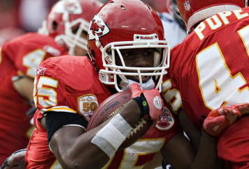 KANSAS CITY, MO - NOVEMBER 22: Running back Jamaal Charles #25 of the Kansas City Chiefs runs back the opening kick off against the Pittsburgh Steelers at Arrowhead Stadium on November 22, 2009 Kansas City, Missouri.  (Photo by Wesley Hitt/Getty Images)