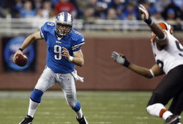 DETROIT, MI - NOVEMBER 22: Matthew Stafford #9 of the Detroit Lions runs with the football against the Cleveland Browns at Ford Field on November 22, 2009 in Detroit, Michigan. The Lions came from behind to defeat the Browns 38-37. (Photo by Joe Robbins/Getty Images)