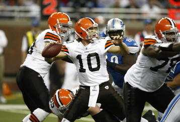 DETROIT, MI - NOVEMBER 22: Brady Quinn #10 of the Cleveland Browns looks to pass the football against the Detroit Lions at Ford Field on November 22, 2009 in Detroit, Michigan. The Lions came from behind to defeat the Browns 38-37. (Photo by Joe Robbins/Getty Images)