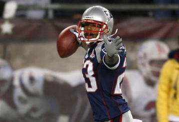 FOXBORO, MA - NOVEMBER 22:  Leigh Bodden #23 of the New England Patriots intercepts  and scores a touchdwon during a game against the New York Jets at Gillette Stadium on November 22, 2009 in Foxboro, Massachusetts. (Photo by Jim Rogash/Getty Images)