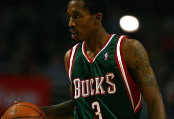 CHICAGO - NOVEMBER 03:  Brandon Jennings #3 of the Milwaukee Bucks brings the ball upcourt against the Chicago Bulls at the United Center on November 3, 2009 in Chicago, Illinois. The Bulls defeated the Bucks 83-81. (Photo by Jonathan Daniel/Getty Images)