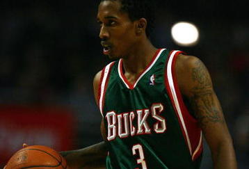 CHICAGO - NOVEMBER 03:  Brandon Jennings #3 of the Milwaukee Bucks brings the ball upcourt against the Chicago Bulls at the United Center on November 3, 2009 in Chicago, Illinois. The Bulls defeated the Bucks 83-81. (Photo by Jonathan Daniel/Getty Images)