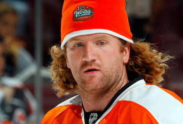 PHILADELPHIA - OCTOBER 22:  Scott Hartnell #19 of the Philadelphia Flyers warms up before playing the Boston Bruins on October 22, 2009 at Wachovia Center in Philadelphia, Pennsylvania.  (Photo by Jim McIsaac/Getty Images)