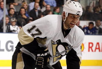 TORONTO - OCTOBER 10:  Mike Rupp #17 of the Pittsburgh Penguins during a NHL game against the Toronto Maple Leafs at the Air Canada Centre on October 10, 2009 in Toronto, Ontario, Canada .  (Photo by Abelimages/Getty Images) 