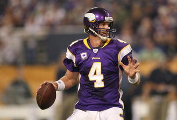 MINNEAPOLIS - NOVEMBER 22:  Brett Favre #4 of the Minnesota Vikings drops back to pass against the Seattle Seahawks at Hubert H. Humphrey Metrodome on November 22, 2009 in Minneapolis, Minnesota.  (Photo by Nick Laham/Getty Images)