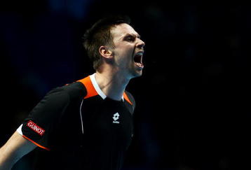LONDON, ENGLAND - NOVEMBER 23:  Robin Soderling of Sweden celebrates the match during the men's singles first round match against Rafael Nadal of Spain during the Barclays ATP World Tour Finals at the O2 Arena on November 23, 2009 in London, England.  (Photo by Julian Finney/Getty Images)