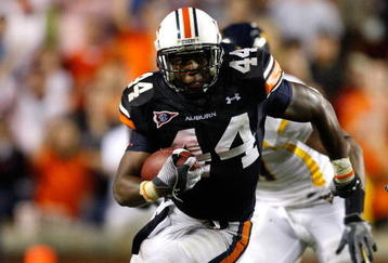 AUBURN, AL - SEPTEMBER 19:  Ben Tate #44 of the Auburn Tigers against the West Virginia Mountaineers at Jordan-Hare Stadium on September 19, 2009 in Auburn, Alabama.  (Photo by Kevin C. Cox/Getty Images)
