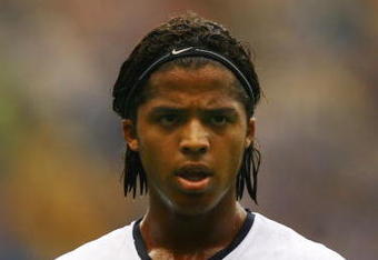 LONDON - AUGUST 31:  Giovani Dos Santos of Tottenham Hotspur in action during the Barclays Premier League match between Chelsea and Tottenham Hotspur at Stamford Bridge on August 31, 2008 in London, England.  (Photo by Ian Walton/Getty Images)