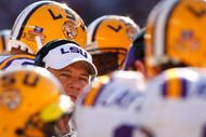 TUSCALOOSA, AL - NOVEMBER 07:  Head coach Les Miles of the Louisiana State University Tigers looks on against the Alabama Crimson Tide at Bryant-Denny Stadium on November 7, 2009 in Tuscaloosa, Alabama.  (Photo by Kevin C. Cox/Getty Images)