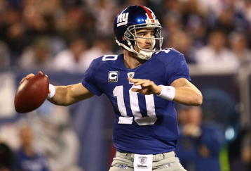 EAST RUTHERFORD, NJ - NOVEMBER 08:  Eli Manning #10 of the New York Giants looks to pass  against the San Diego Chargers on November 8, 2009 at Giants Stadium in East Rutherford, New Jersey.  (Photo by Chris McGrath/Getty Images)