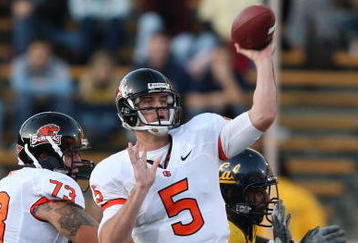 BERKELEY, CA - NOVEMBER 07:  Sean Canfield #5 of the Oregon State Beavers passes against the California Golden Bears at California Memorial Stadium on November 7, 2009 in Berkeley, California.  (Photo by Jed Jacobsohn/Getty Images)