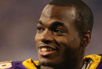 MINNEAPOLIS - NOVEMBER 22:  Adrian Peterson #28 of the Minnesota Vikings prior to the game against the Seattle Seahawks at Hubert H. Humphrey Metrodome on November 22, 2009 in Minneapolis, Minnesota.  (Photo by Nick Laham/Getty Images)