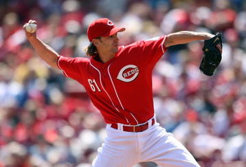 CINCINNATI - APRIL 09:  Bronson Arroyo #61 of the Cincinnati Reds throws a pitch during the game against the New York Mets at Great American Ball Park on April 9, 2009 in Cincinnati, Ohio.  (Photo by Andy Lyons/Getty Images)