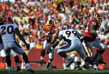LANDOVER, MD - NOVEMBER 15:  Quinton Ganther #35 of the Washington Redskins runs the ball against the Denver Broncos at FedExField on November 15, 2009 in Landover, Maryland. The Redskins defeated the Broncos 27-17. (Photo by Larry French/Getty Images)