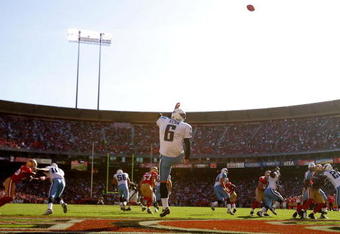 SAN FRANCISCO - NOVEMBER 08:  Brett Kern #6 of the Tennessee Titans punts the ball during their game against the San Francisco 49ers at Candlestick Park on November 8, 2009 in San Francisco, California.  (Photo by Ezra Shaw/Getty Images)