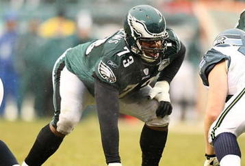 PHILADELPHIA - DECEMBER 2:  Shawn Andrews #73 of the Philadelphia Eagles crouches into position at the line of scrimmage during the NFL game against the Seattle Seahawks at the Lincoln Financial Field on December 2, 2007 in Philadelphia, Pennsylvania. (Photo by Al Bello/Getty Images)