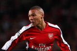 LONDON, ENGLAND - NOVEMBER 04:  Kieran Gibbs of Arsenal beats Jeremain Lens of AZ Alkmaar to the header during the UEFA Champions League Group H match between Arsenal and AZ Alkmaar at the Emirates Stadium on November 4, 2009 in London, England.  (Photo by Phil Cole/Getty Images)