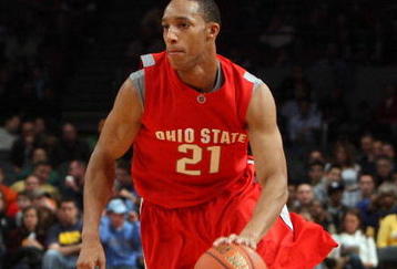 NEW YORK - NOVEMBER 20:  Evan Turner #21 of the Ohio State Buckeyes controls the ball against the California Golden Bears during the consolation game of the 2K Sports Classic on November 20, 2009 at Madison Square Garden in New York City. Ohio State defeated California 76-70.  (Photo by Jim McIsaac/Getty Images)
