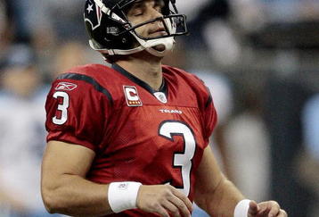 HOUSTON - NOVEMBER 23:  Kicker Kris Brown #3 of the Houston Texans reacts after missing a 49 yard field goal to tie the game against the Tennessee Titans at Reliant Stadium on November 23, 2009 in Houston, Texas. Tennessee won 20-17.  (Photo by Bob Levey/Getty Images)