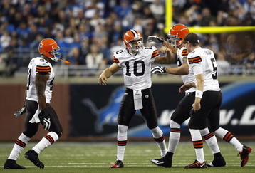 DETROIT, MI - NOVEMBER 22: Brady Quinn #10 of the Cleveland Browns celebrates with teammates after throwing a touchdown pass in the first half against the Detroit Lions at Ford Field on November 22, 2009 in Detroit, Michigan. (Photo by Joe Robbins/Getty Images)