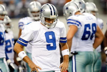 ARLINGTON, TX - NOVEMBER 22:  Quarterback Tony Romo #9 of the Dallas Cowboys at Cowboys Stadium on November 22, 2009 in Arlington, Texas.  (Photo by Ronald Martinez/Getty Images)