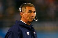 SAN DIEGO - DECEMBER 28:  Head coach Mike Shanahan of the Denver Broncos walks the sidelines during the NFL game against the San Diego Chargers at Qualcomm Stadium on December 28, 2008 in San Diego, California.  The Chargers defeated the Broncos 52--21.  (Photo by Jeff Gross/Getty Images)