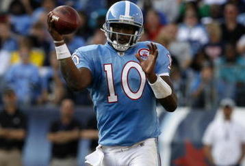 NASHVILLE, TN - NOVEMBER 15:  Quarterback Vince Young #10 of the Tennessee Titans throws against the Buffalo Bills in their NFL game at LP Field on November 15, 2009 in Nashville, Tennessee.    (Photo by John Sommers II/Getty Images)