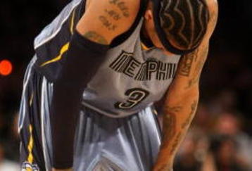 LOS ANGELES, CA - NOVEMBER 06:  Allen Iverson #3 of the Memphis Grizzlies on the court against the Los Angeles Lakers on November 6, 2009 at Staples Center in Los Angeles, California. The Lakers won 114-98. NOTE TO USER: User expressly acknowledges and agrees that, by downloading and/or using this Photograph, user is consenting to the terms and conditions of the Getty Images License Agreement.  (Photo by Stephen Dunn/Getty Images)