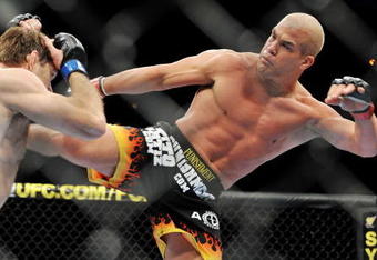 LAS VEGAS - NOVEMBER 21: Tito Ortiz (R) battles Forrest Griffin (L) during their Light Heavyweight Fight at the UFC 106 at Mandalay Bay Events Center on November 21, 2009 in Las Vegas, Nevada. (Photo by Jon Kopaloff/Getty Images)
