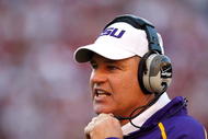 TUSCALOOSA, AL - NOVEMBER 07: Head coach Les Miles of the Louisiana State University Tigers against the Alabama Crimson Tide at Bryant-Denny Stadium on November 7, 2009 in Tuscaloosa, Alabama. (Photo by Kevin C. Cox/Getty Images)